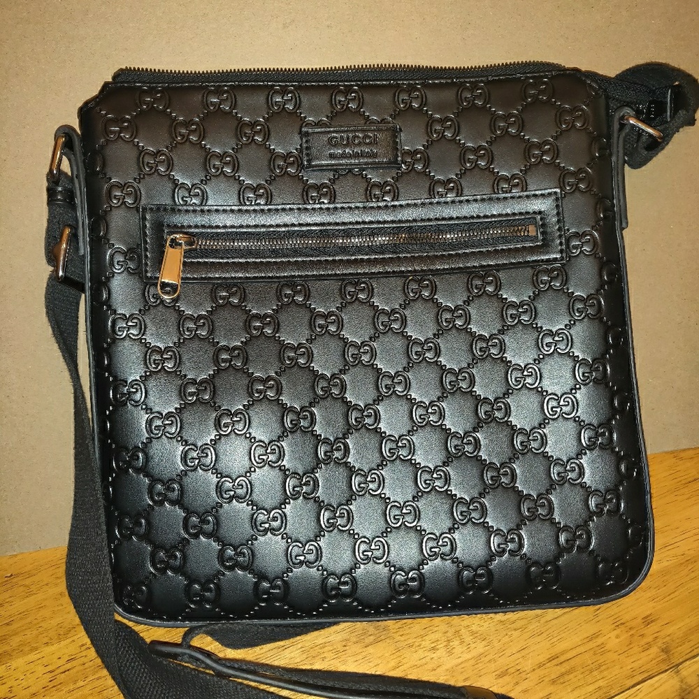 Gucci shoulder bag
